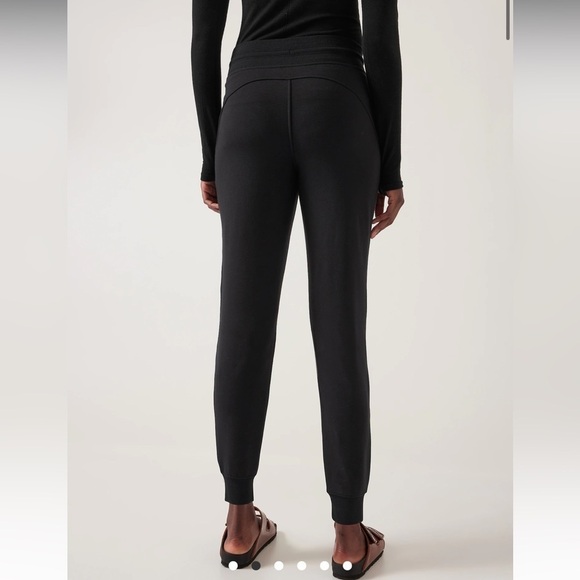 Athleta Bounce Back Jogger - Picture 2 of 11